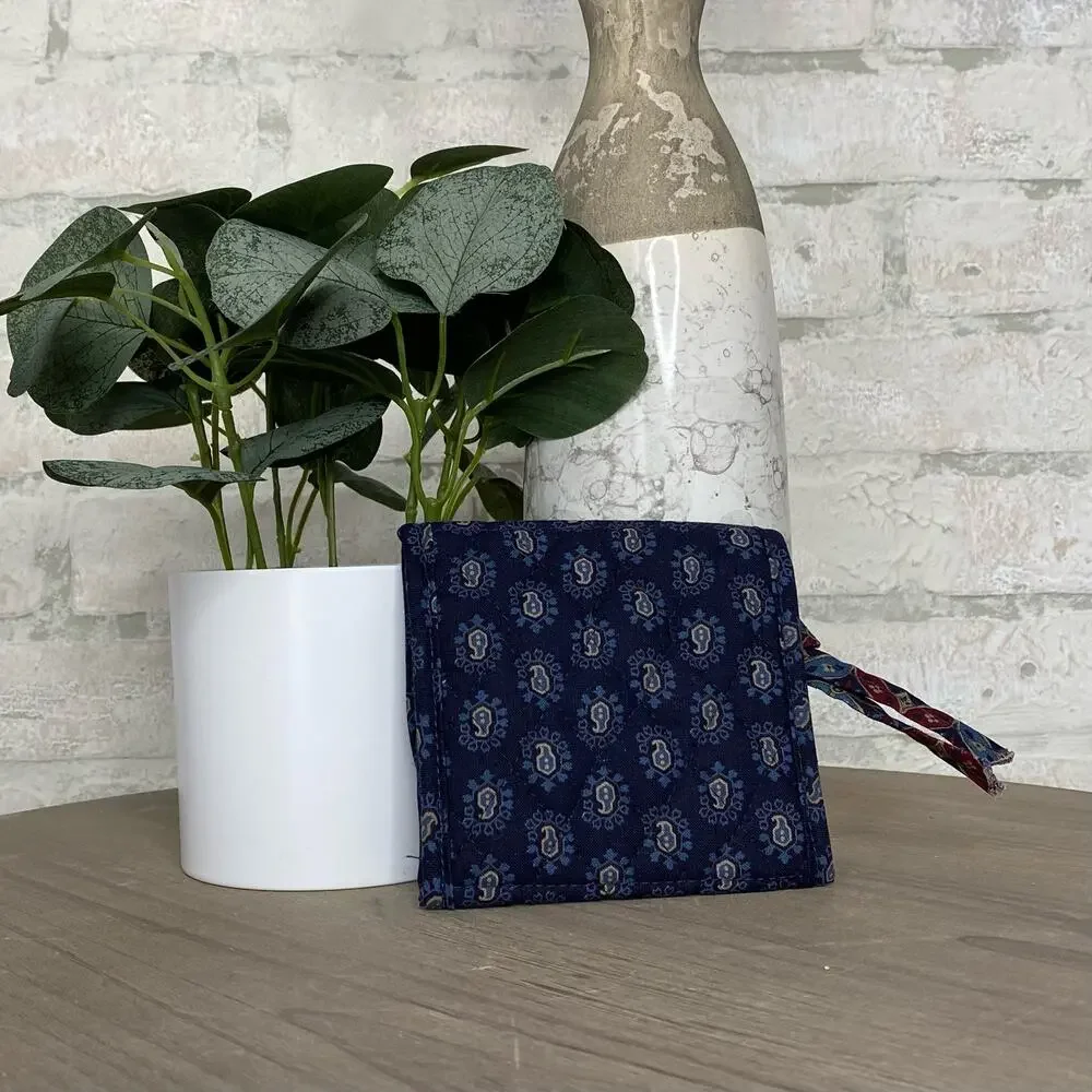 Vera Bradley | Vintage Retired Classic Navy Square Velcro Wallet - Picture 2 of 3